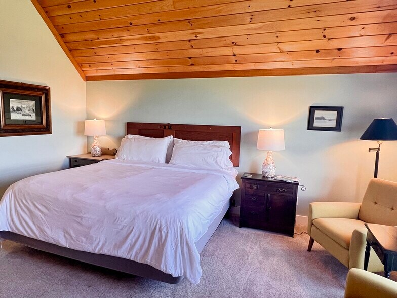 More Photos Of 3063 Bristol Rd, New Harbor Hospitality For Sale