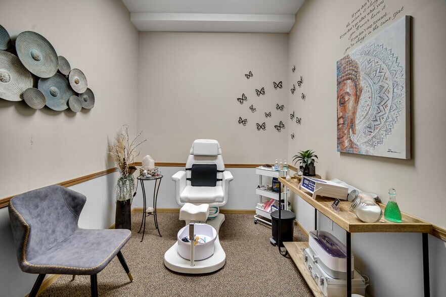 More Photos Of 165 E Robbins St, Wheatfield Medical For Sale