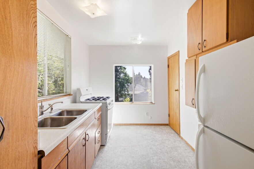More Photos Of 1718 Alameda Ave, Alameda Multifamily For Sale