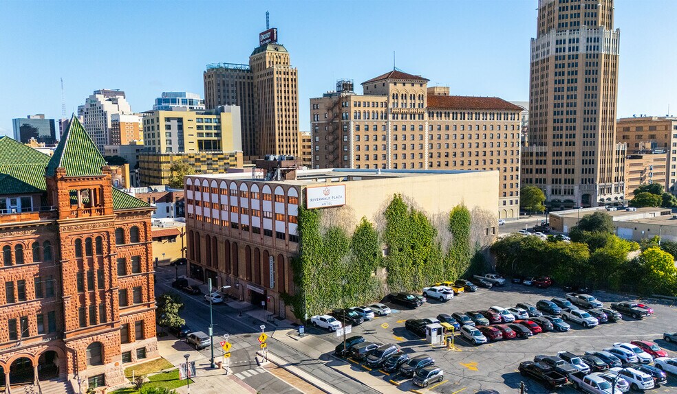 More Photos Of 100 Villita St, San Antonio Hotel For Sale