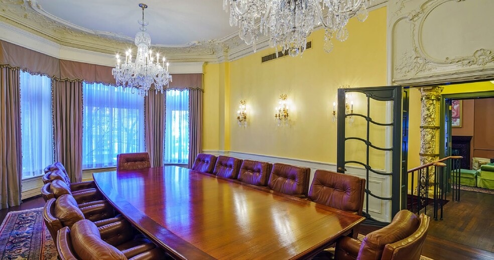 More Photos Of 660 N Rush St, Chicago Office Residential For Sale