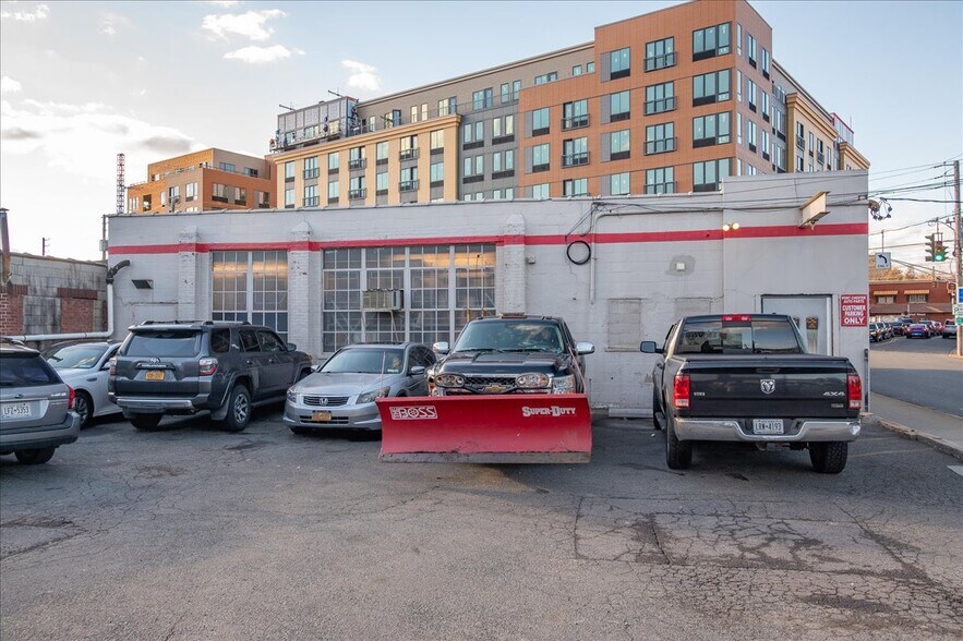 More Photos Of 10 Mill St, Port Chester Freestanding For Sale