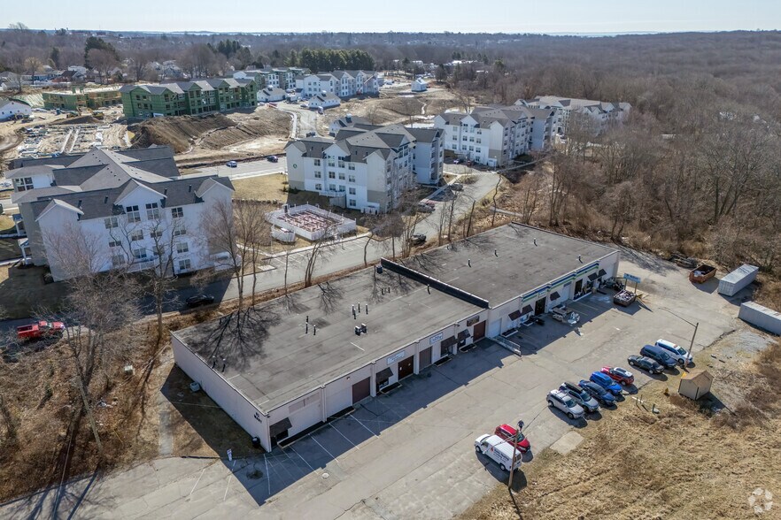 Primary Photo Of 82 Boston Post Rd, Waterford Warehouse For Lease