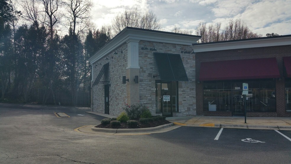 More Photos Of 900-932 NE Maynard Rd, Cary Unknown For Lease