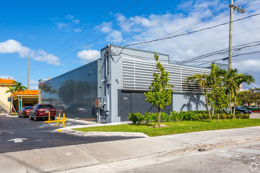 More Photos Of 17900 Biscayne Blvd, Aventura Freestanding For Sale