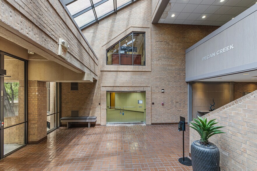 More Photos Of 8330-8350 Meadow Rd, Dallas Office For Sale