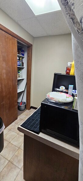 More Photos Of 11203 N Buntrock Ave, Mequon Loft Creative Space For Lease