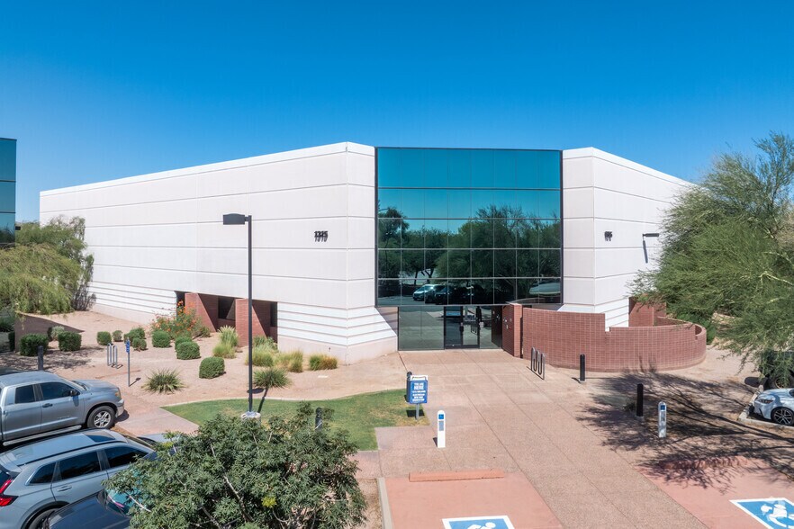 More Photos Of 1315 W Drivers Way, Tempe Research And Development For Lease