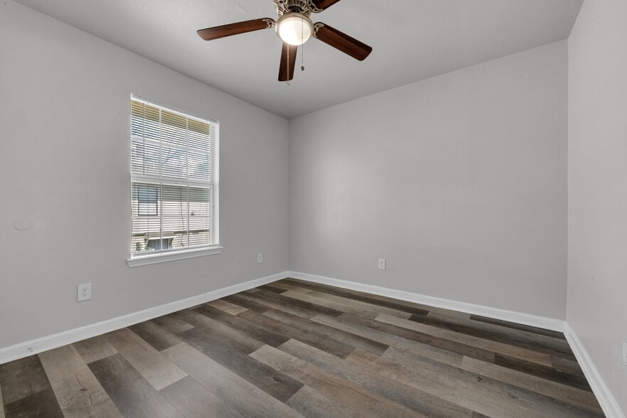 More Photos Of 4936 Flamingo Rd, Fort Worth Apartments For Sale