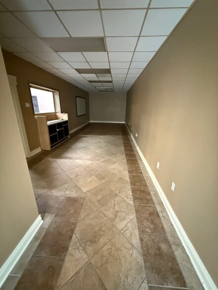 More Photos Of 16004 E 23rd St S, Independence Warehouse For Lease