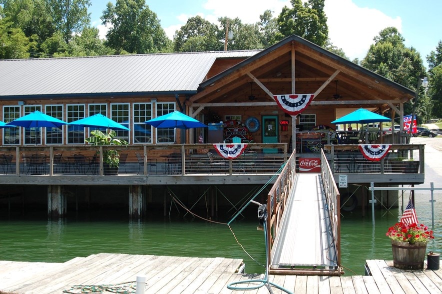 More Photos Of 1967 Rock Island Rd, Rock Island Marina For Sale