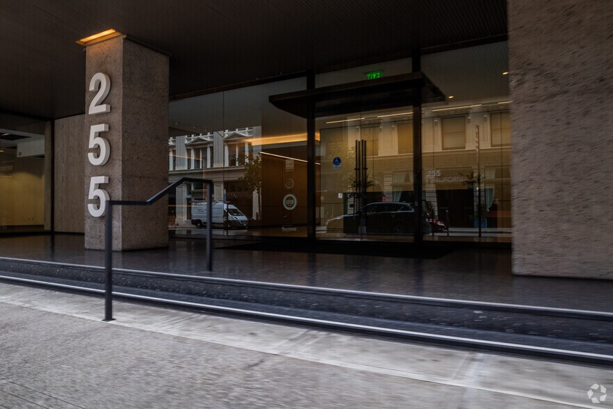 More Photos Of 255 California St, San Francisco Coworking Space