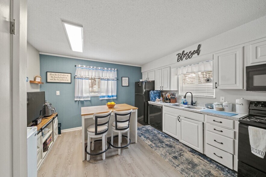 More Photos Of 1707 E 97th St, Kansas City Apartments For Sale