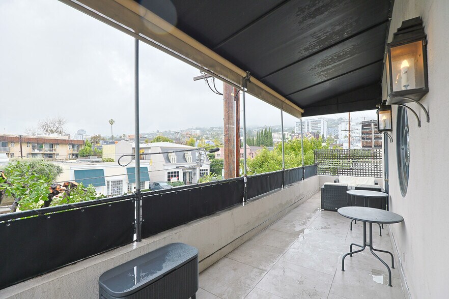 More Photos Of 908-910 N La Cienega Blvd, Los Angeles Storefront Retail Office For Sale