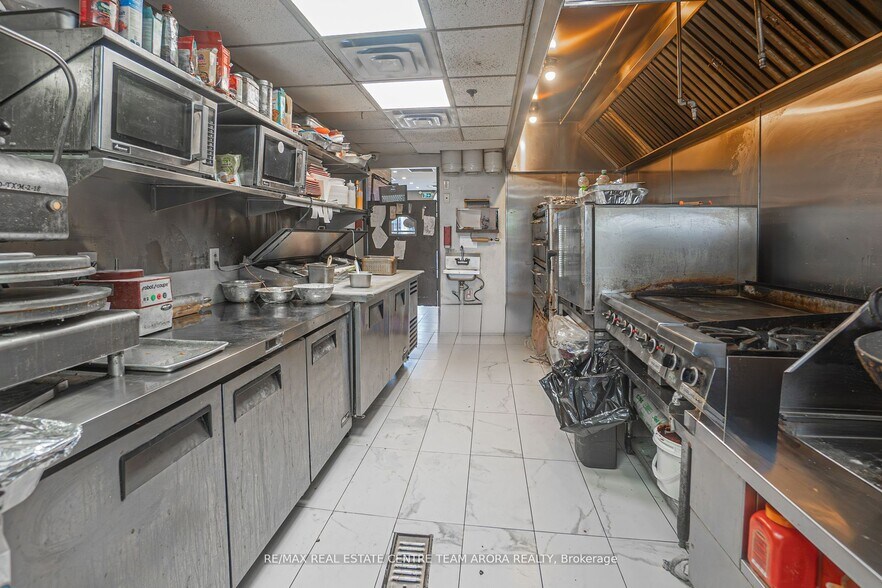 More Photos Of 2980 Drew Rd, Mississauga Storefront Retail Office For Lease