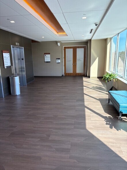 More Photos Of 460 Northside Cherokee Blvd, Canton Hospital For Lease