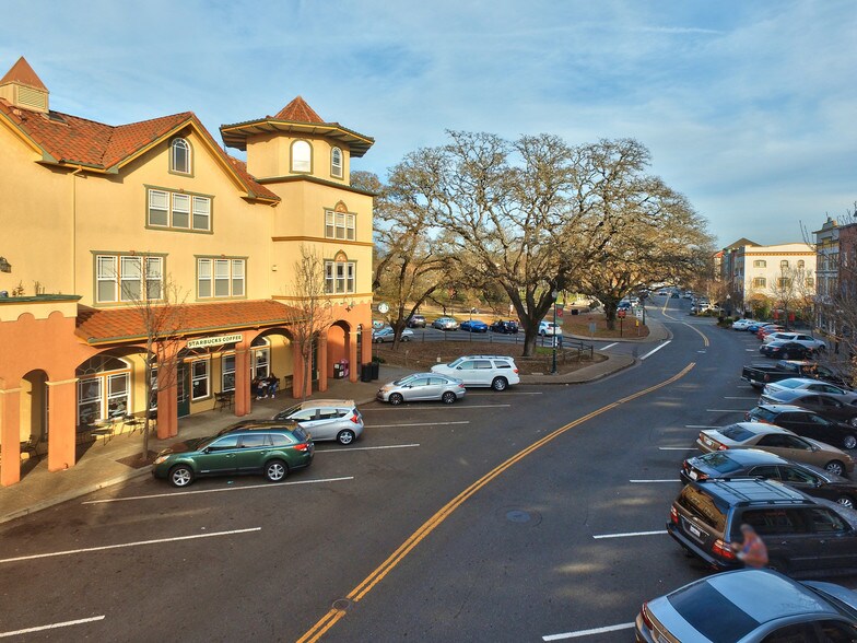 More Photos Of 220 Windsor River Rd, Windsor Apartments For Sale