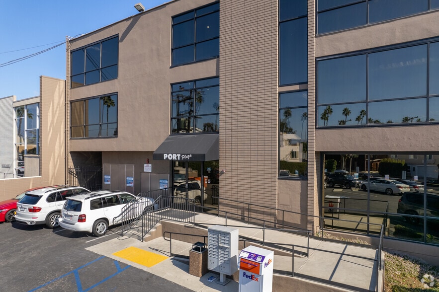 More Photos Of 2865-2867 E Coast Hwy, Corona del Mar Medical For Lease