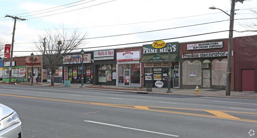 More Photos Of 967-983 Hempstead Tpke, Franklin Square Storefront For Sale