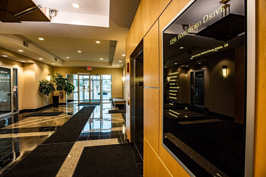 More Photos Of 1256 Waterford Dr, Aurora Medical For Sale