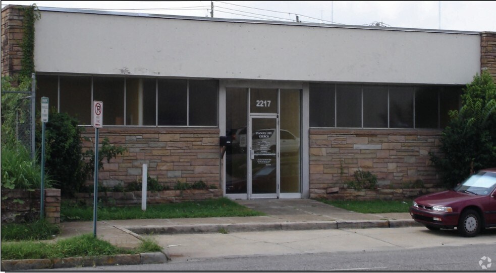 More Photos Of 2217 6th Ave S, Birmingham Freestanding For Lease