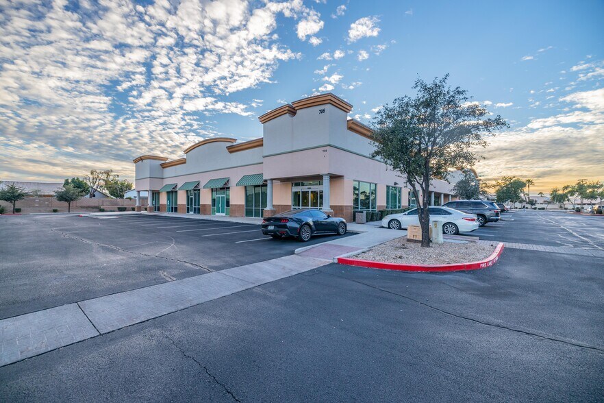 Primary Photo Of 736 N McQueen Rd, Gilbert Health Club For Lease