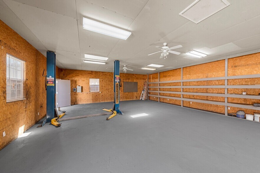 More Photos Of 210 W Dunn Ave, Killeen Office For Sale