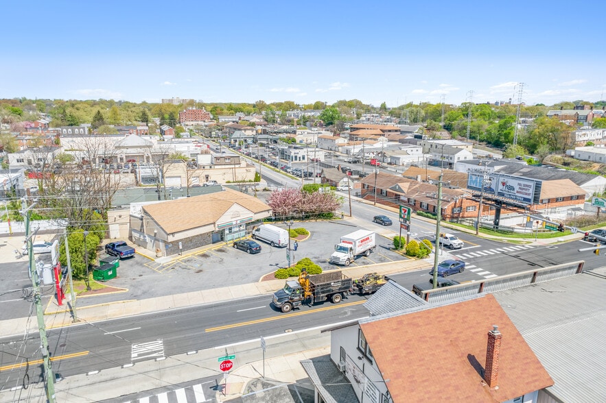 More Photos Of 2701 Lancaster Ave, Wilmington Freestanding For Lease