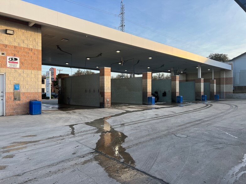 More Photos Of 12343 West Ave, San Antonio General Retail For Sale