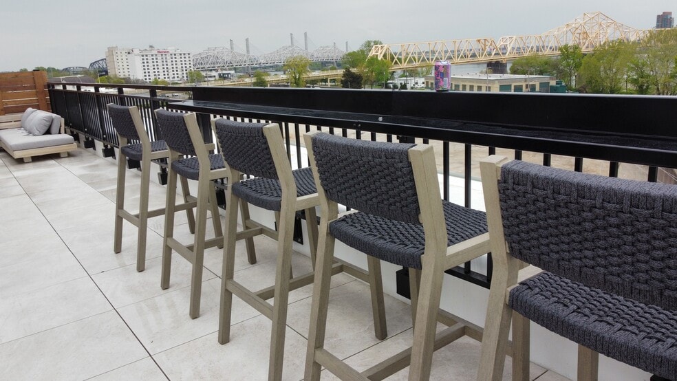 More Photos Of 1400 Main St, Clarksville Apartments For Lease