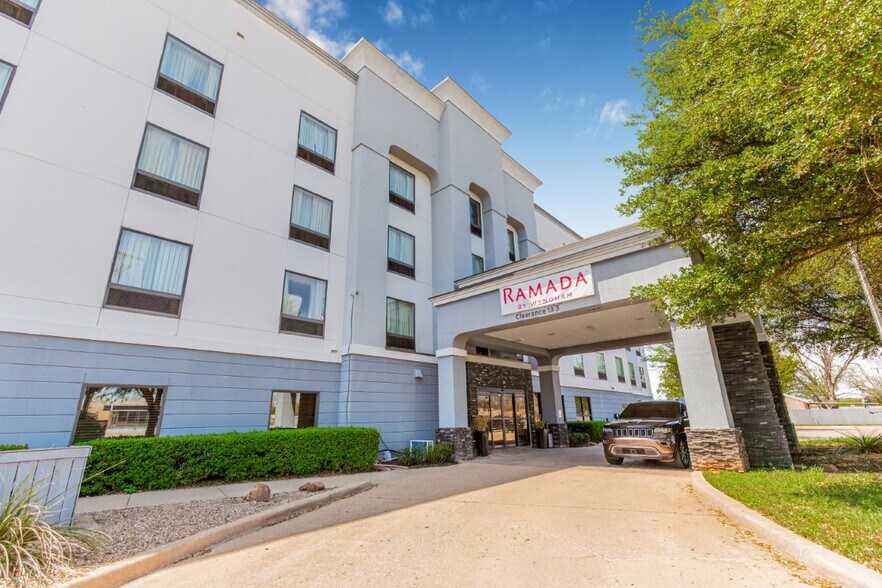 More Photos Of 1008 Sheppard Rd, Burkburnett Hotel For Sale