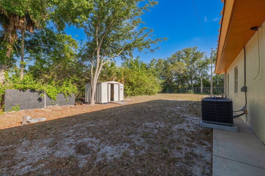 More Photos Of 2312 US Highway 19, Holiday Office For Sale