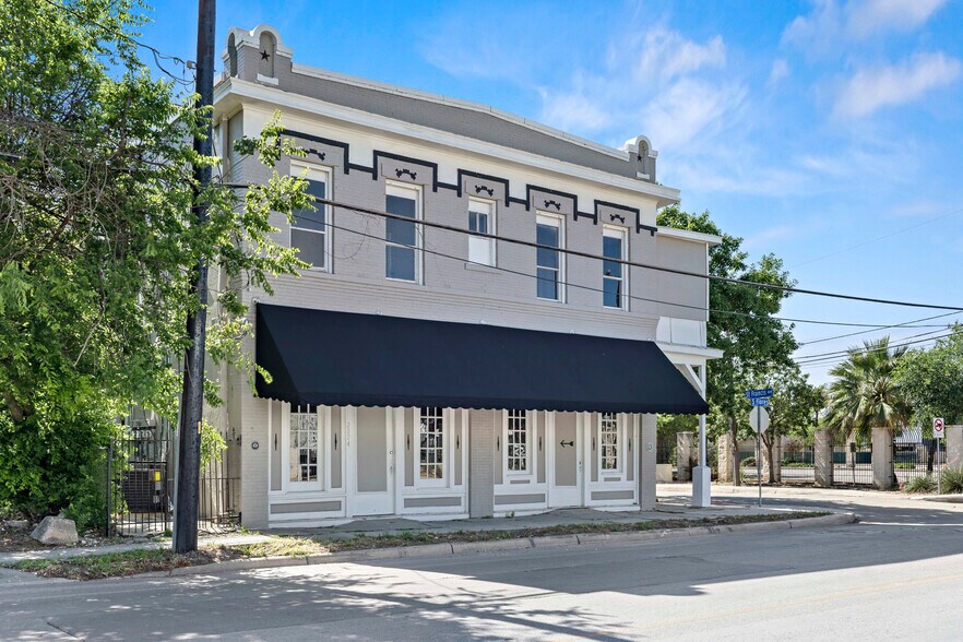 More Photos Of 2024 S Flores St, San Antonio Storefront Retail Residential For Sale