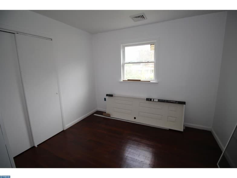 More Photos Of 638-640 Stokes Rd, Medford Restaurant For Sale