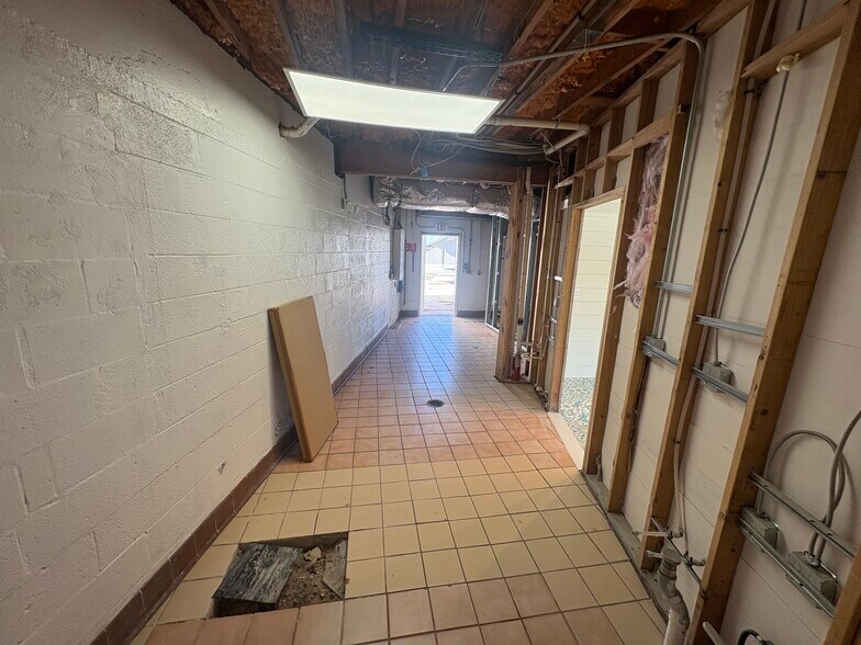 More Photos Of 310 E Railroad Ave, Boca Grande Restaurant For Lease