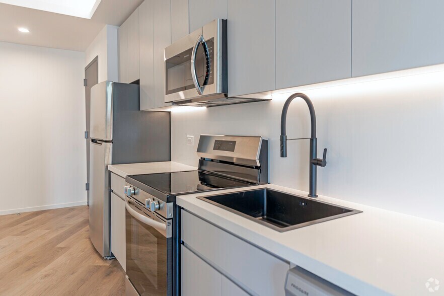 More Photos Of 4720 3rd Ave, Bronx Apartments For Lease