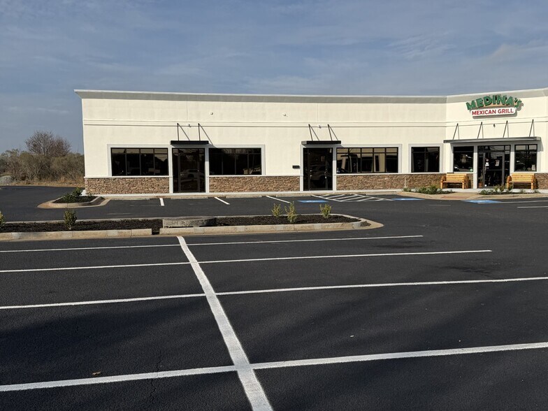 More Photos Of 1281 S Houston Lake Rd, Warner Robins Restaurant For Lease