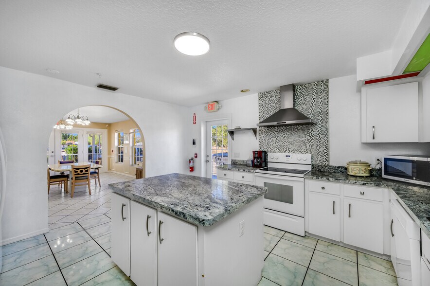 More Photos Of 2820 Pan American Blvd, North Port Assisted Living For Sale