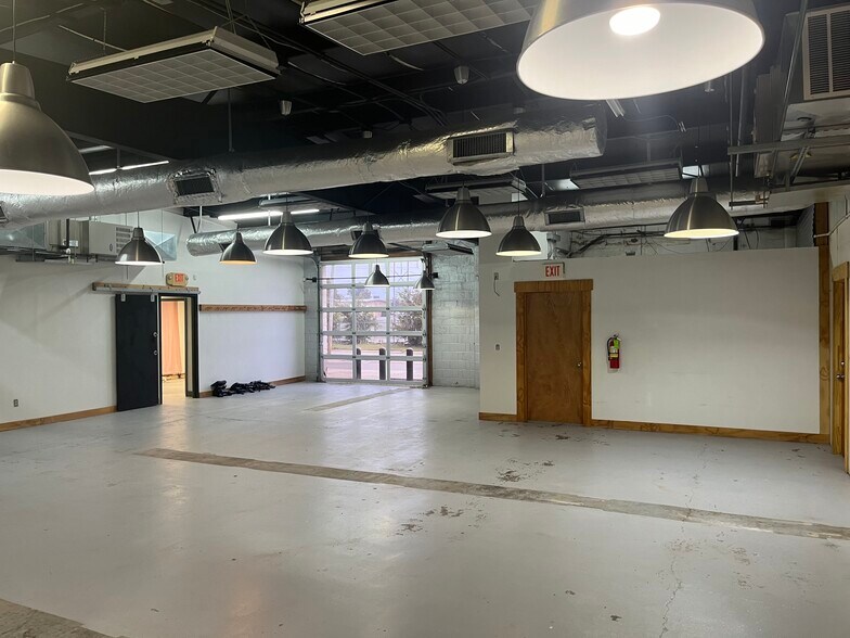 More Photos Of 7301 N Classen Blvd, Oklahoma City General Retail For Lease