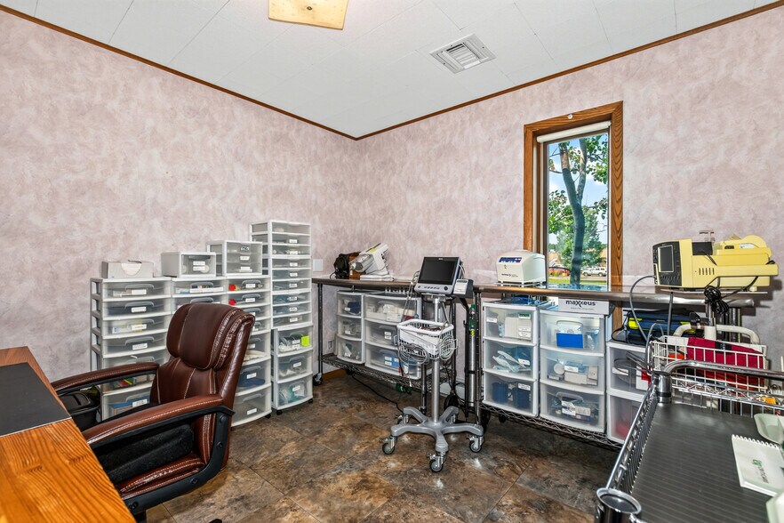 More Photos Of 9758 W Lake Ave, Minocqua Medical For Sale