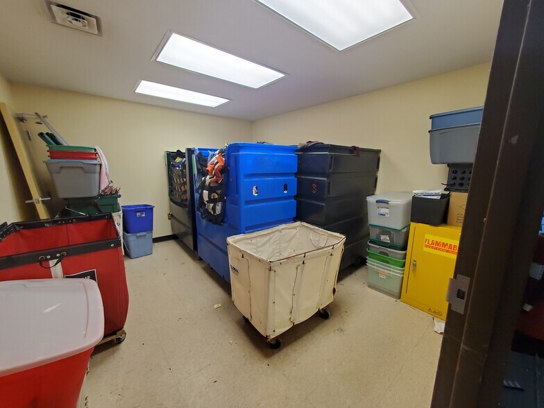 More Photos Of 4270 E Lake Rd, Erie General Retail For Sale