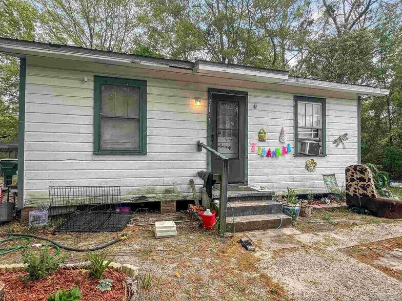 More Photos Of 5378 Alabama St, Milton Multifamily For Sale