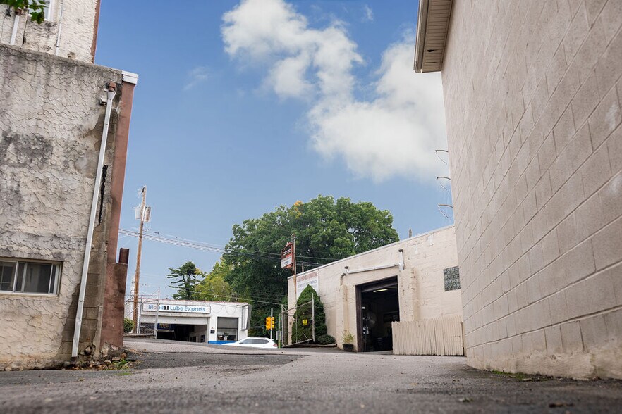 More Photos Of 8257 Frankford Ave, Philadelphia Auto Repair For Sale
