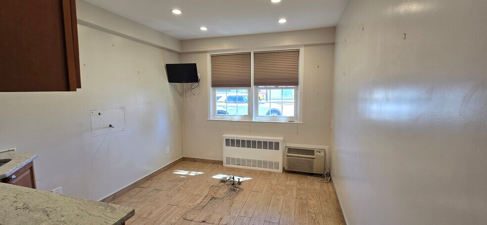 More Photos Of 3232 Francis Lewis Blvd, Flushing General Retail For Lease