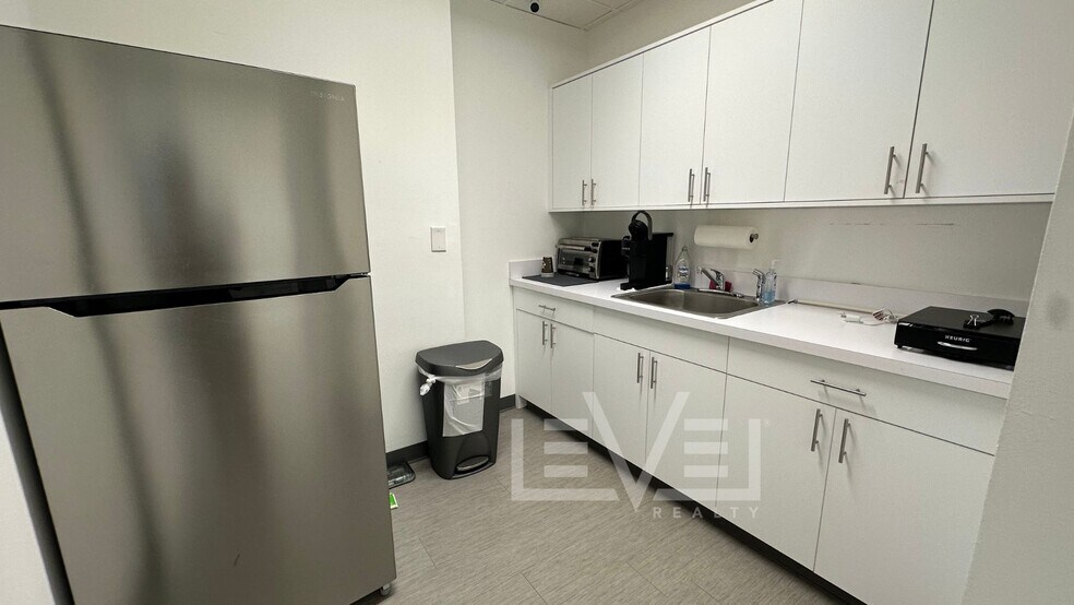 More Photos Of 2455 E Sunrise Blvd, Fort Lauderdale Loft Creative Space For Sale