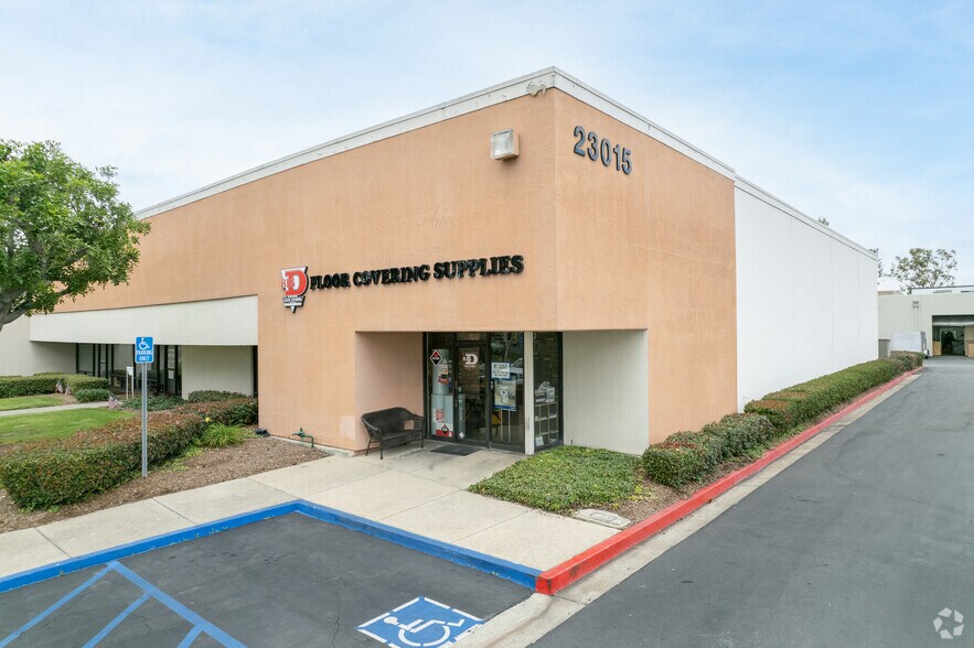More Photos Of 23052 Lake Forest Dr, Laguna Hills Storefront For Lease
