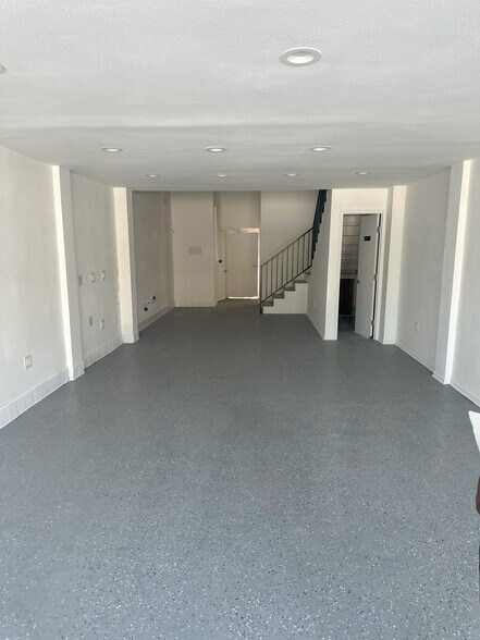 More Photos Of 1101-1119 S La Brea Ave, Los Angeles Freestanding For Lease