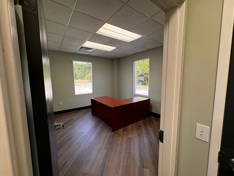 More Photos Of 7780 Tara Blvd, Jonesboro Freestanding For Sale