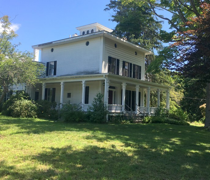 More Photos Of 1572 Saybrook Rd, Haddam General Retail For Sale