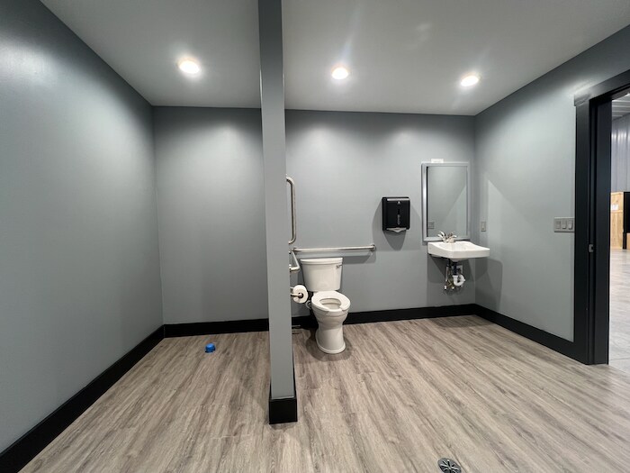 More Photos Of 8932 Moeller Dr, Harbor Springs Specialty For Sale